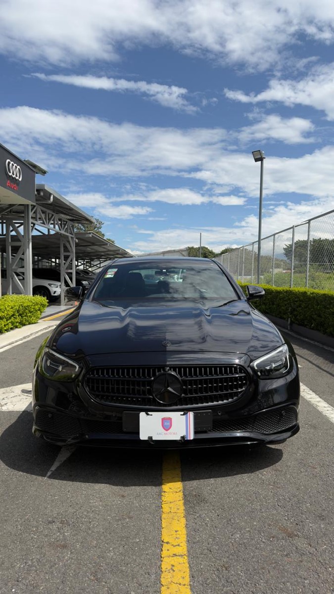 MERCEDES-BENZ E 300 2022
