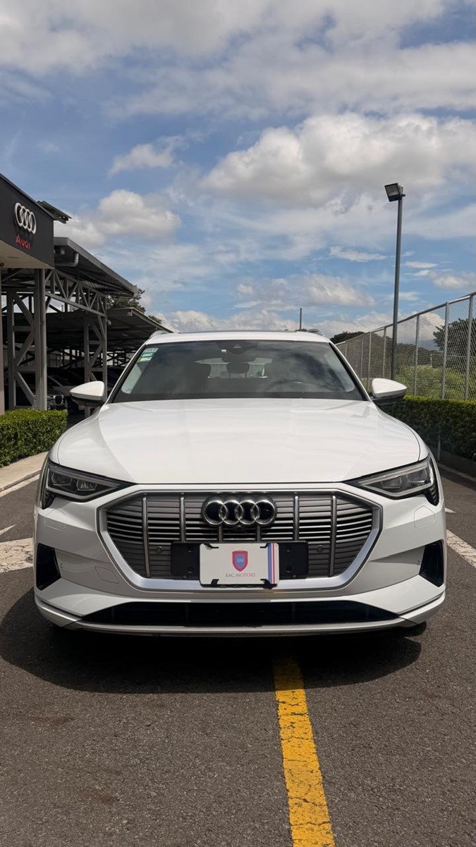 AUDI E-TRON 2021