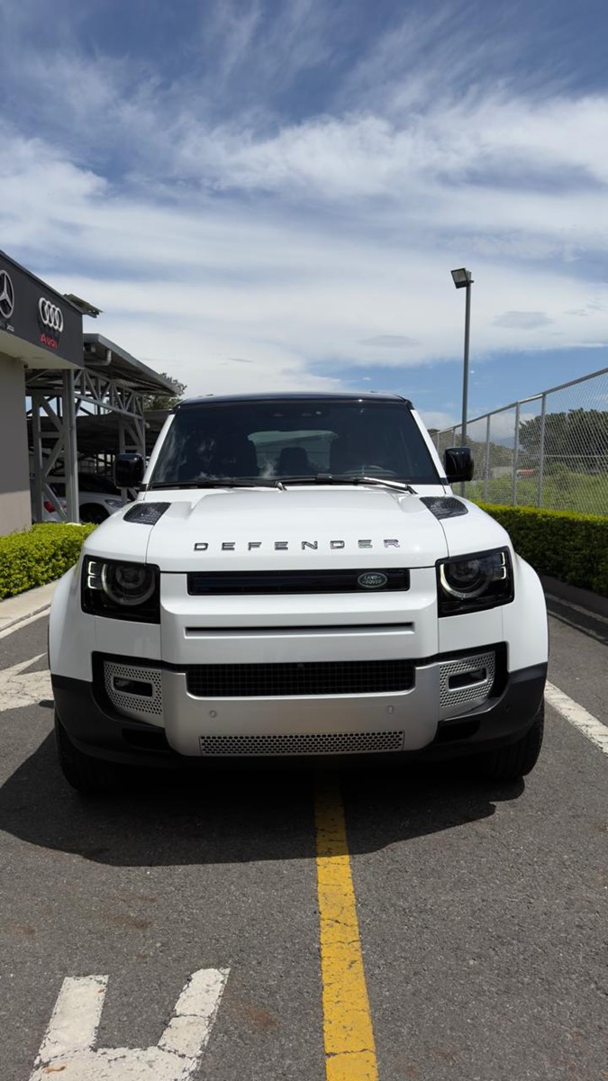 LAND ROVER DEFENDER P300 2025
