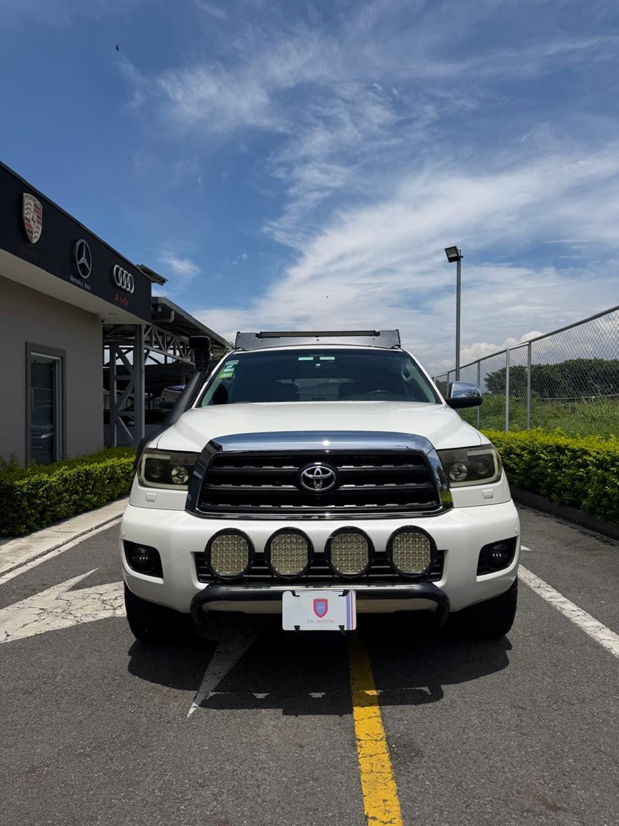 TOYOTA SEQUOIA PLATINIUM 2017
